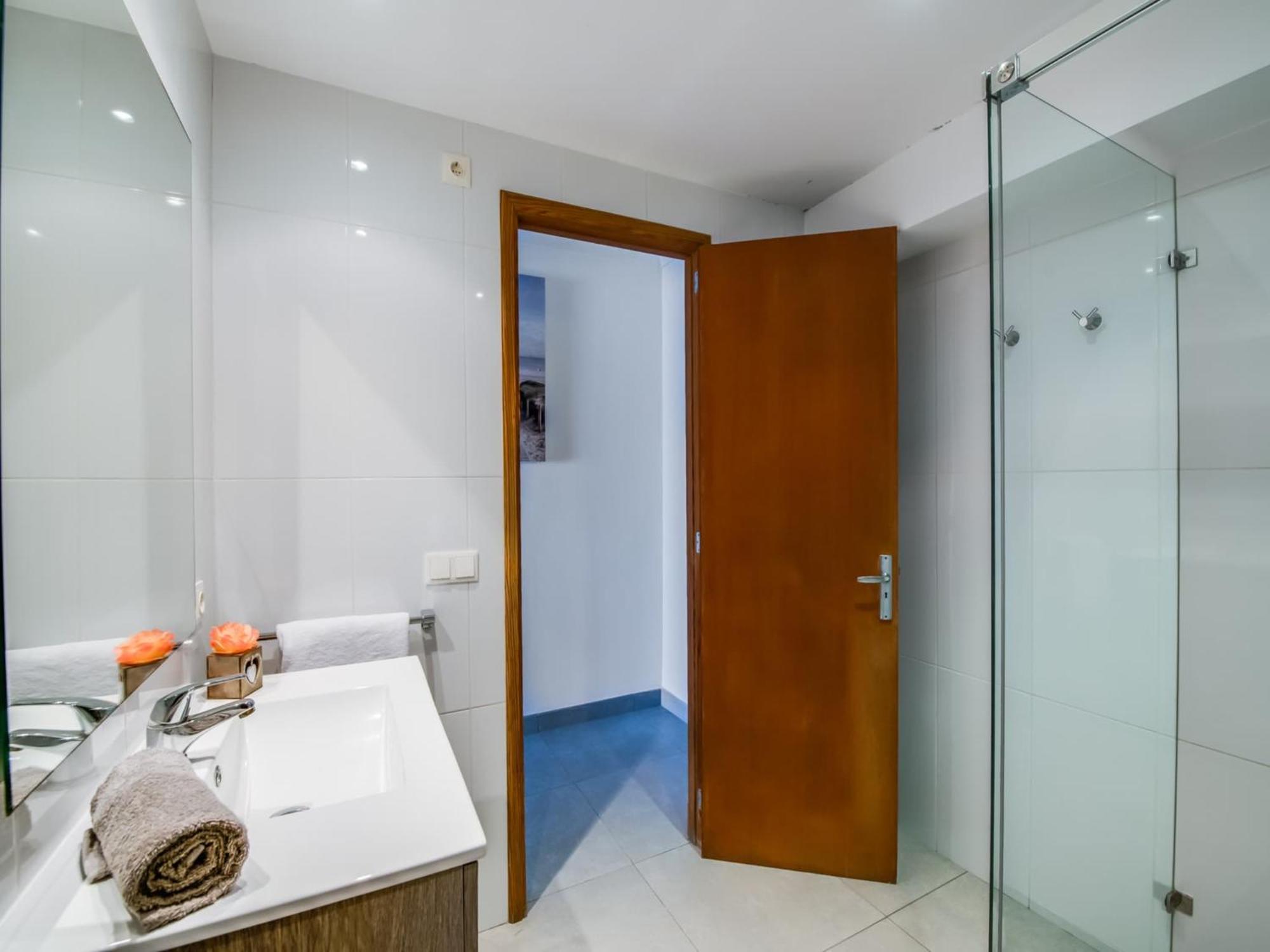 Apartment Seafront Apartment, 200m From Port de Alcudia (Mallorca)