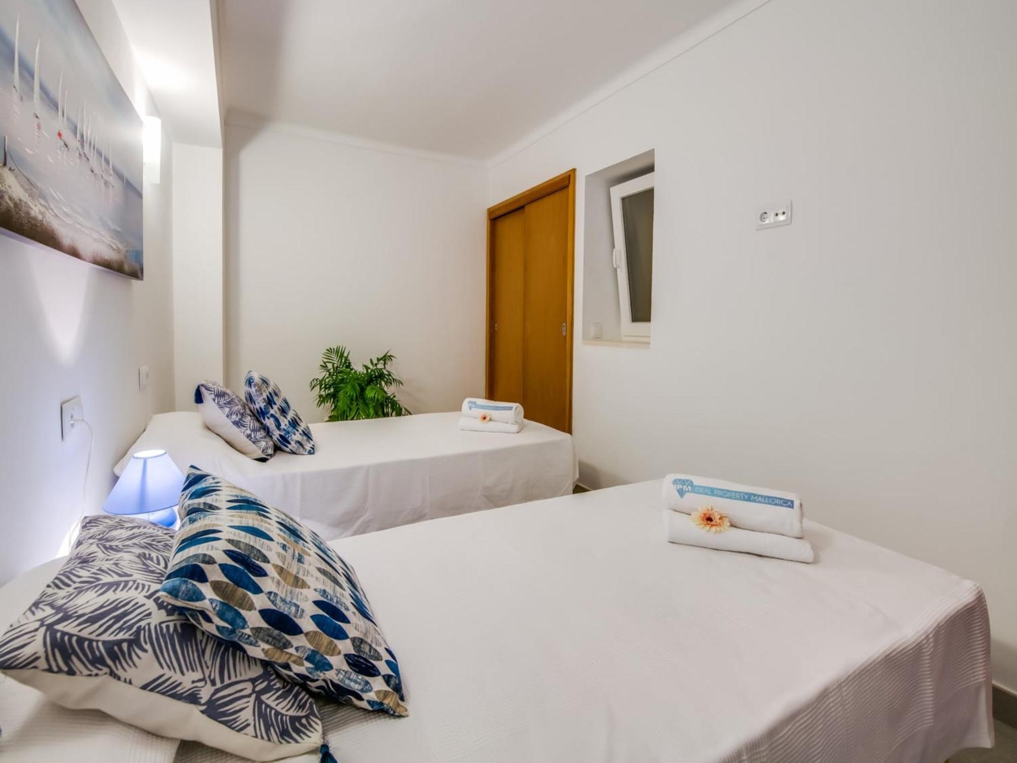 Seafront Apartment, 200m From * Port d'Alcúdia