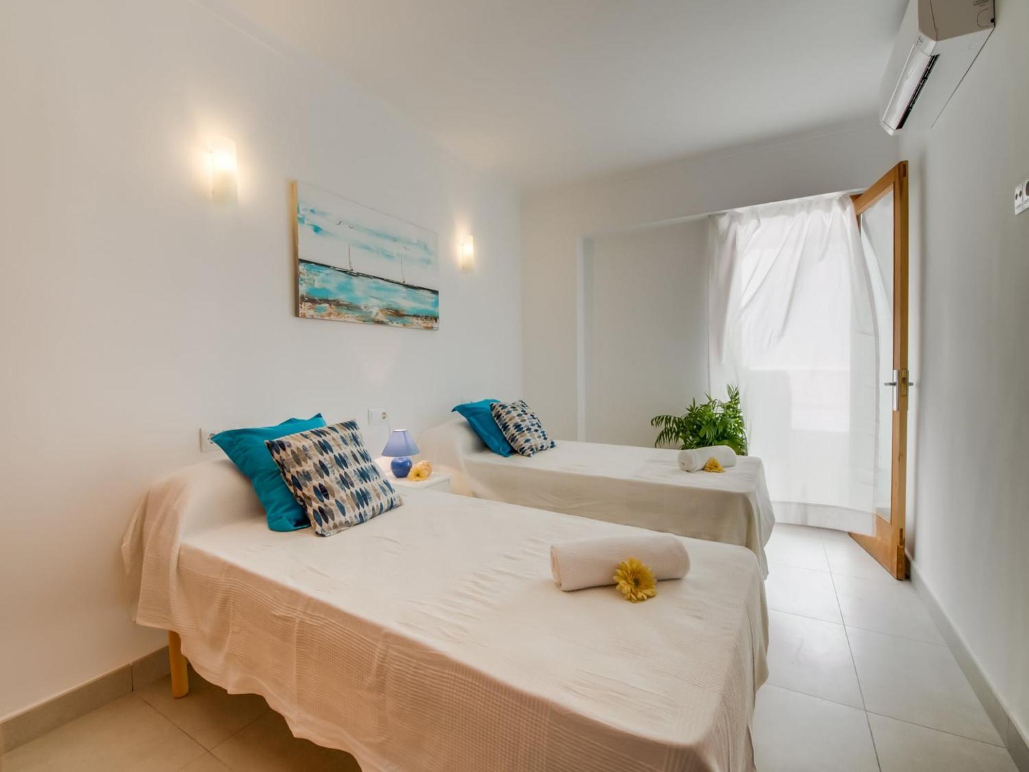 Apartment Seafront Apartment, 200m From Port de Alcudia (Mallorca)