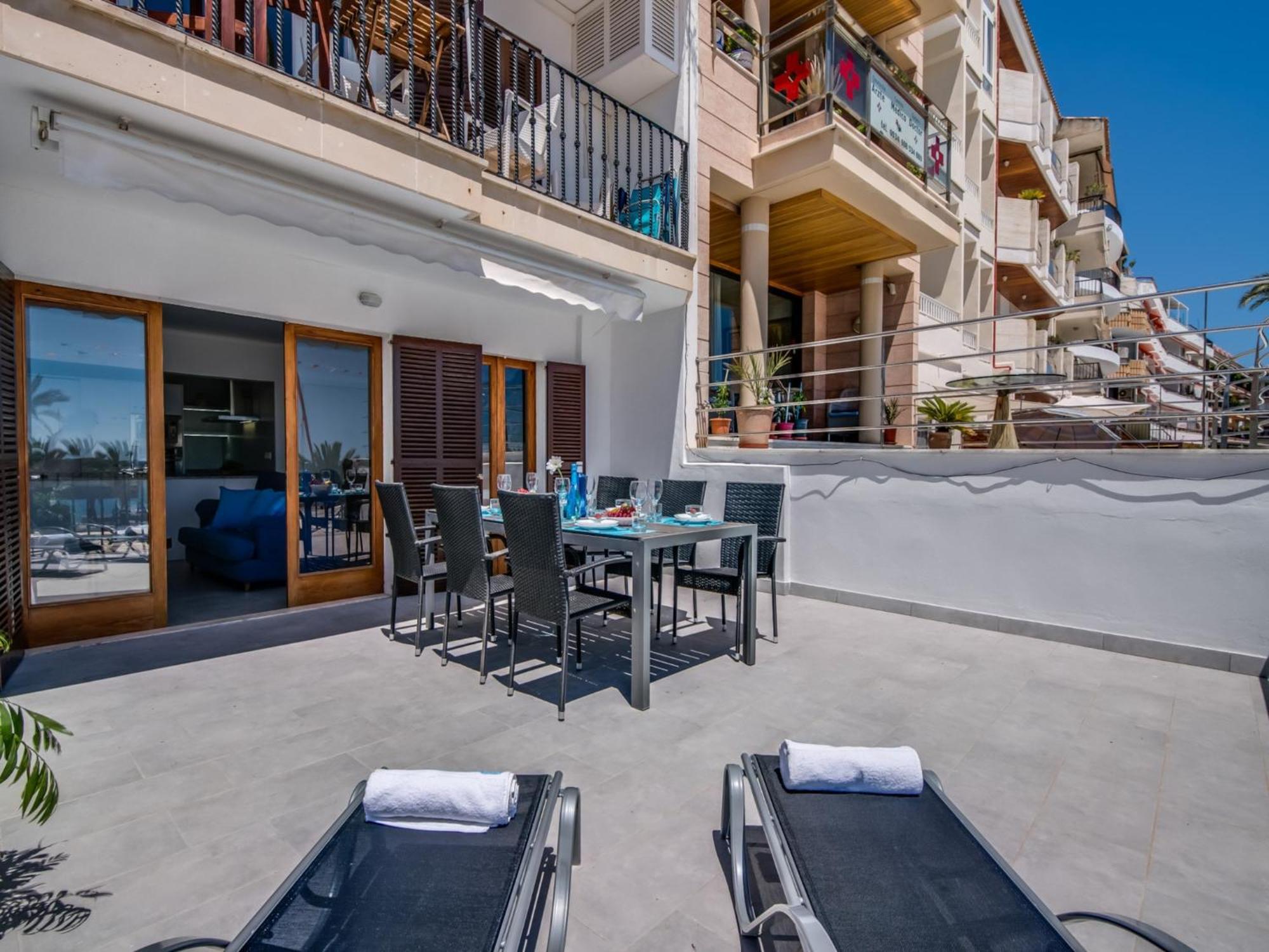 Seafront Apartment, 200m From Apartment Port d'Alcúdia